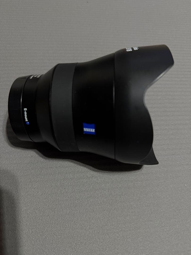 Zeiss Batis 18mm f/2.8 単焦点レンズ　SONYレンズカバー