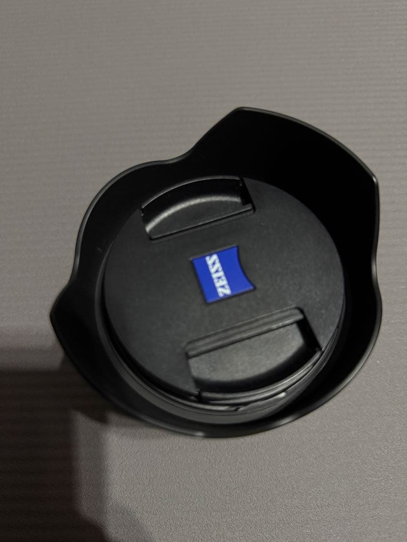 Zeiss Batis 18mm f/2.8 単焦点レンズ　SONYレンズカバー