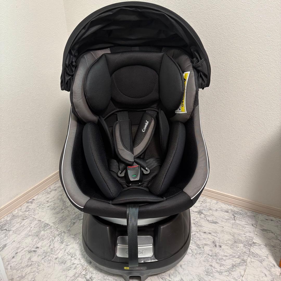 【極美品】コンビ　クルムーヴスマート　シートベルト式　チャイルドシート