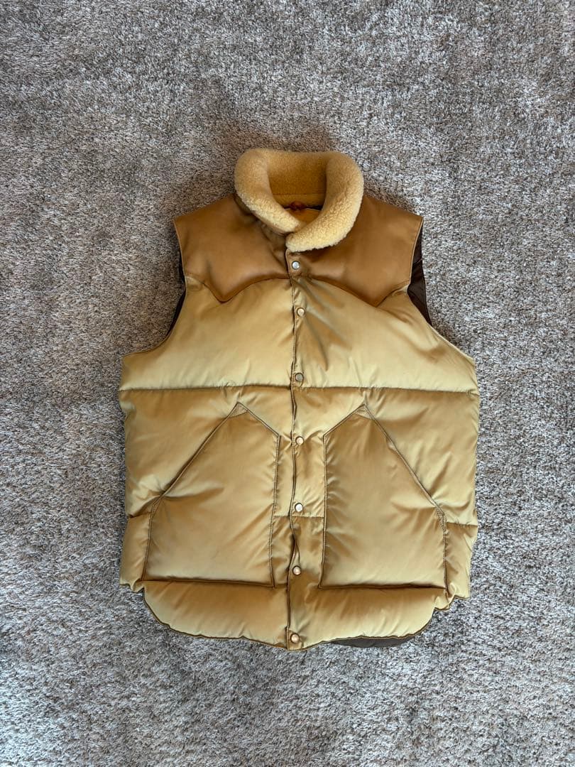 ロッキーマウンテン フェザー ダウンベスト38 ベージュ