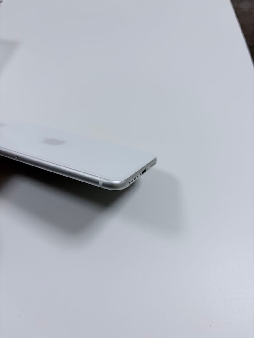 iPhone SE (第2世代) ホワイト 本体+ 付属品 （箱 含む）