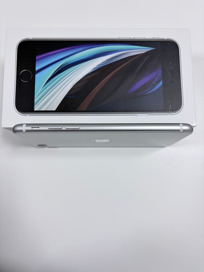 iPhone SE (第2世代) ホワイト 本体+ 付属品 （箱 含む）