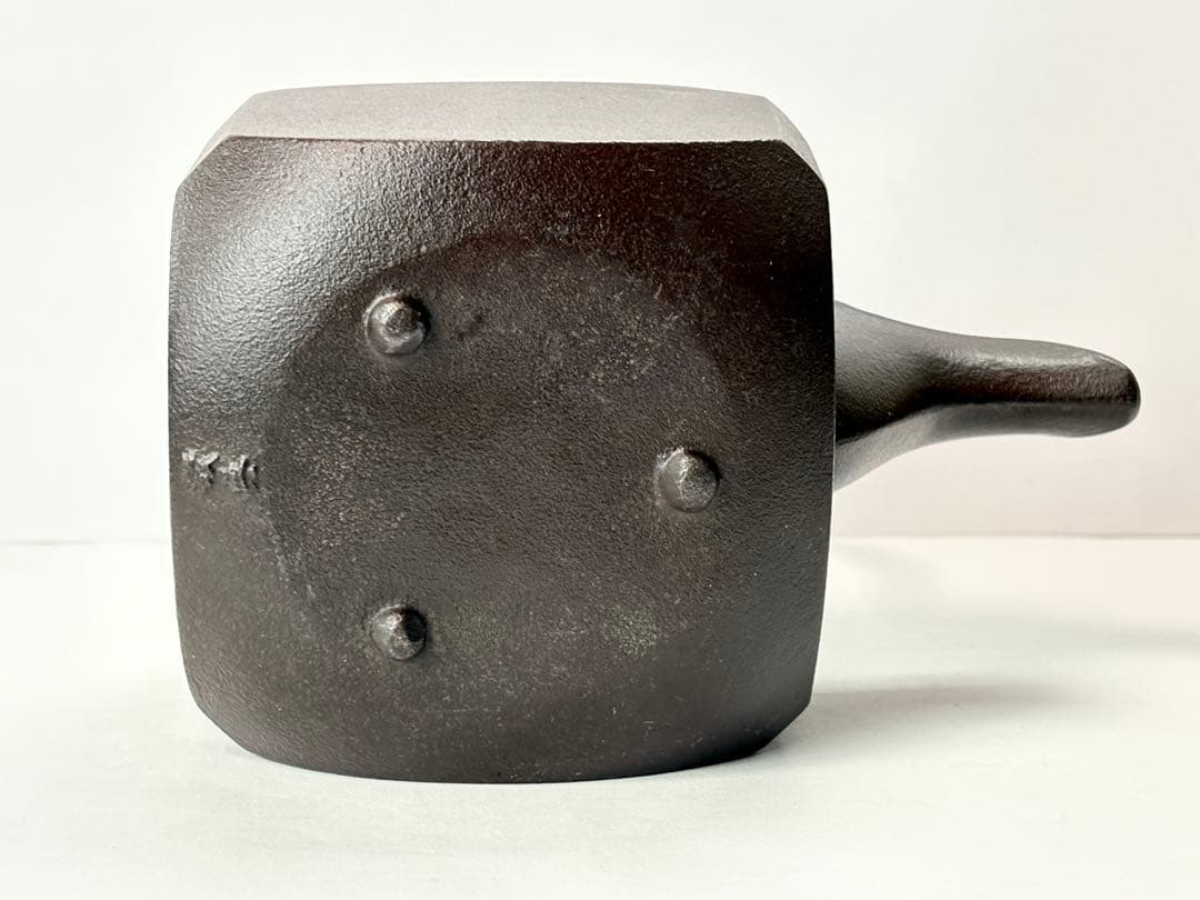 人間国宝 【高橋敬典】 造 四方銚子 替え染付蓋 鉄製 共箱共布栞付 T−487