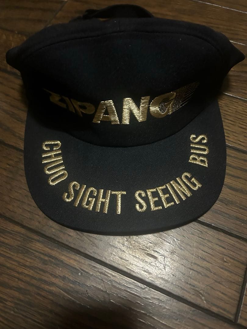 りょう　ZIPANG 黒 キャップ ゴールド刺繍