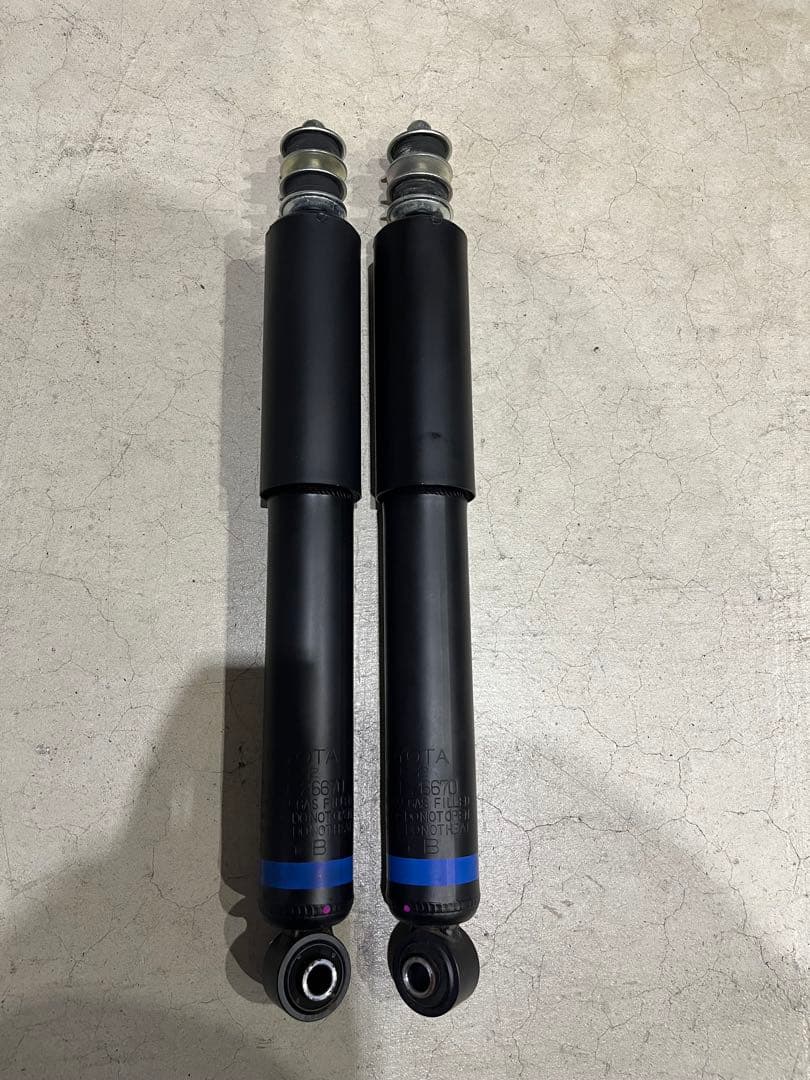 ハイエース 新車外し ショックアブソーバー