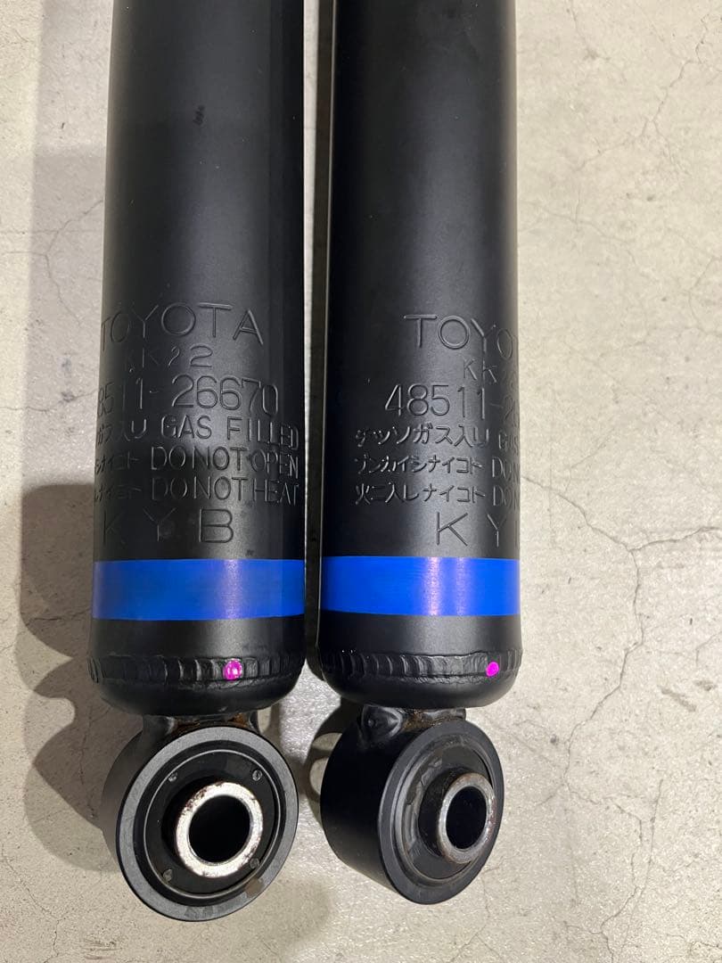 ハイエース 新車外し ショックアブソーバー
