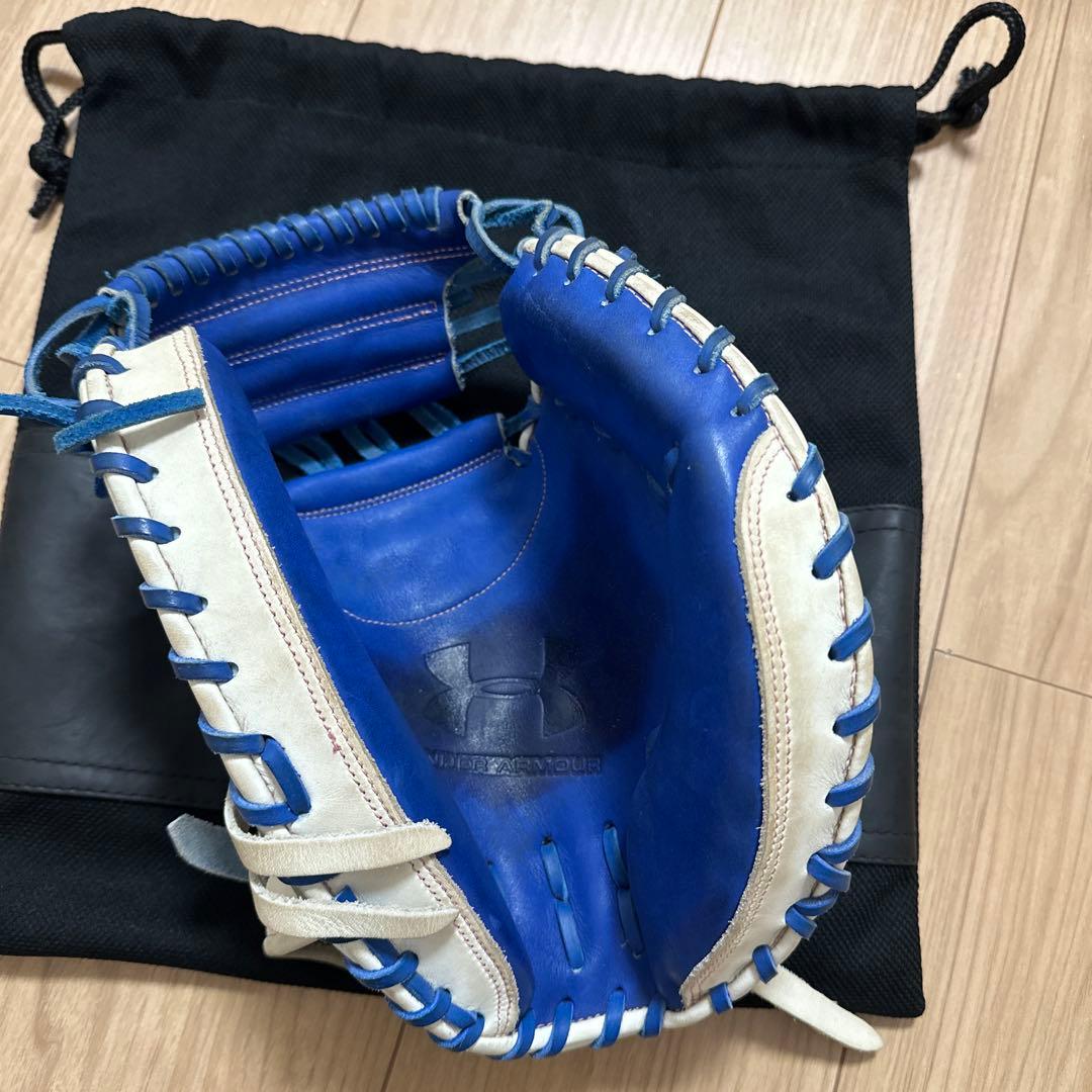 Under Armour オーダー軟式グローブ ホワイト/ブルー　今週限定値下げ