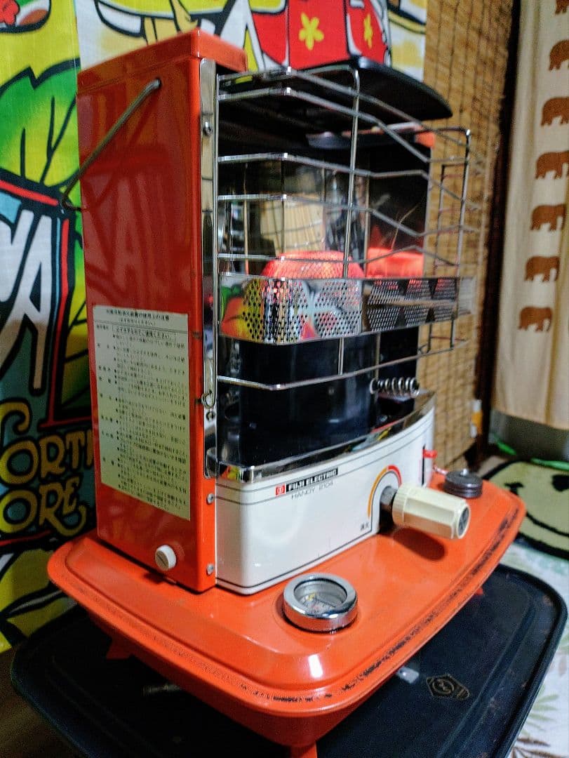 レトロ石油ストーブ　富士電機石油ストーブOSH2104形　小型石油ストーブ