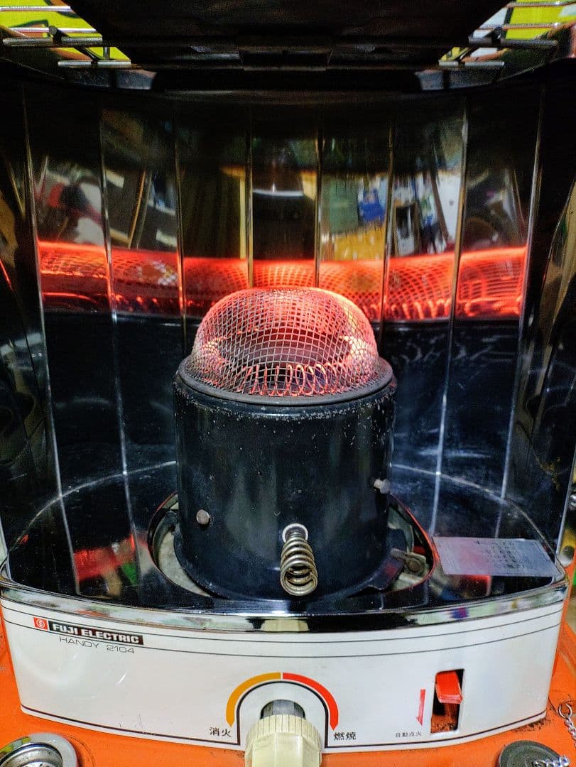 レトロ石油ストーブ　富士電機石油ストーブOSH2104形　小型石油ストーブ