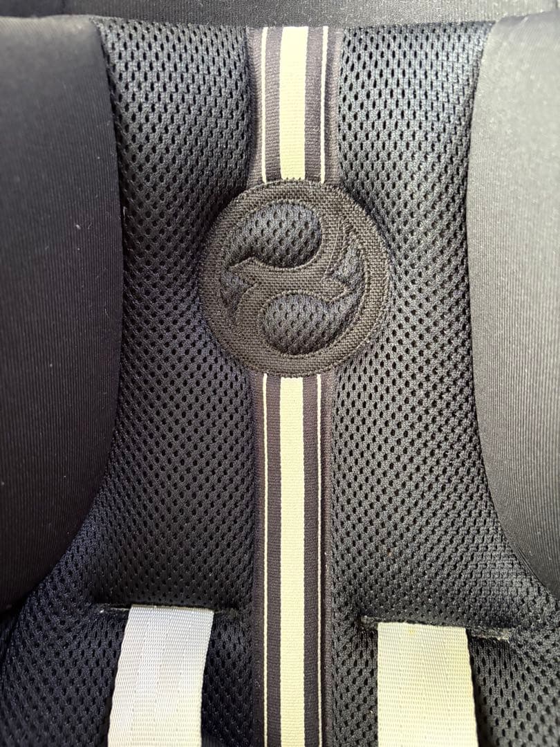 2024Cybex クラウドG i-Size チャイルドシート　アダプター付き