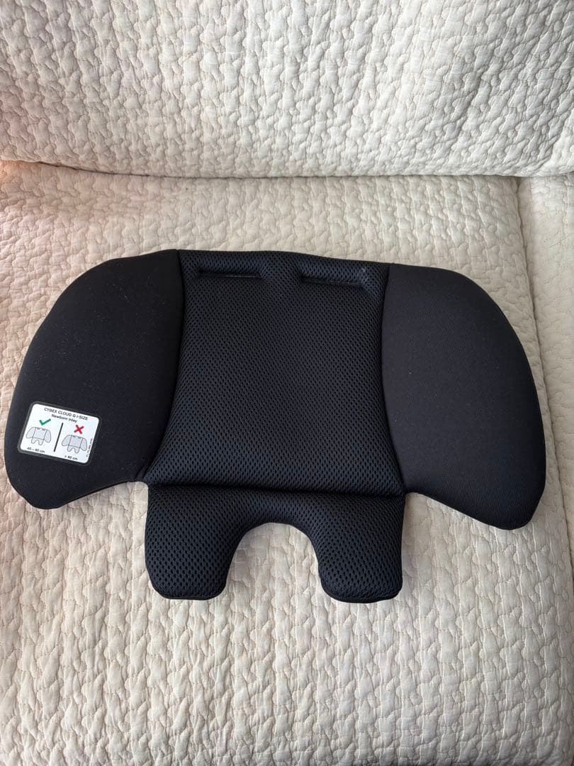 2024Cybex クラウドG i-Size チャイルドシート　アダプター付き