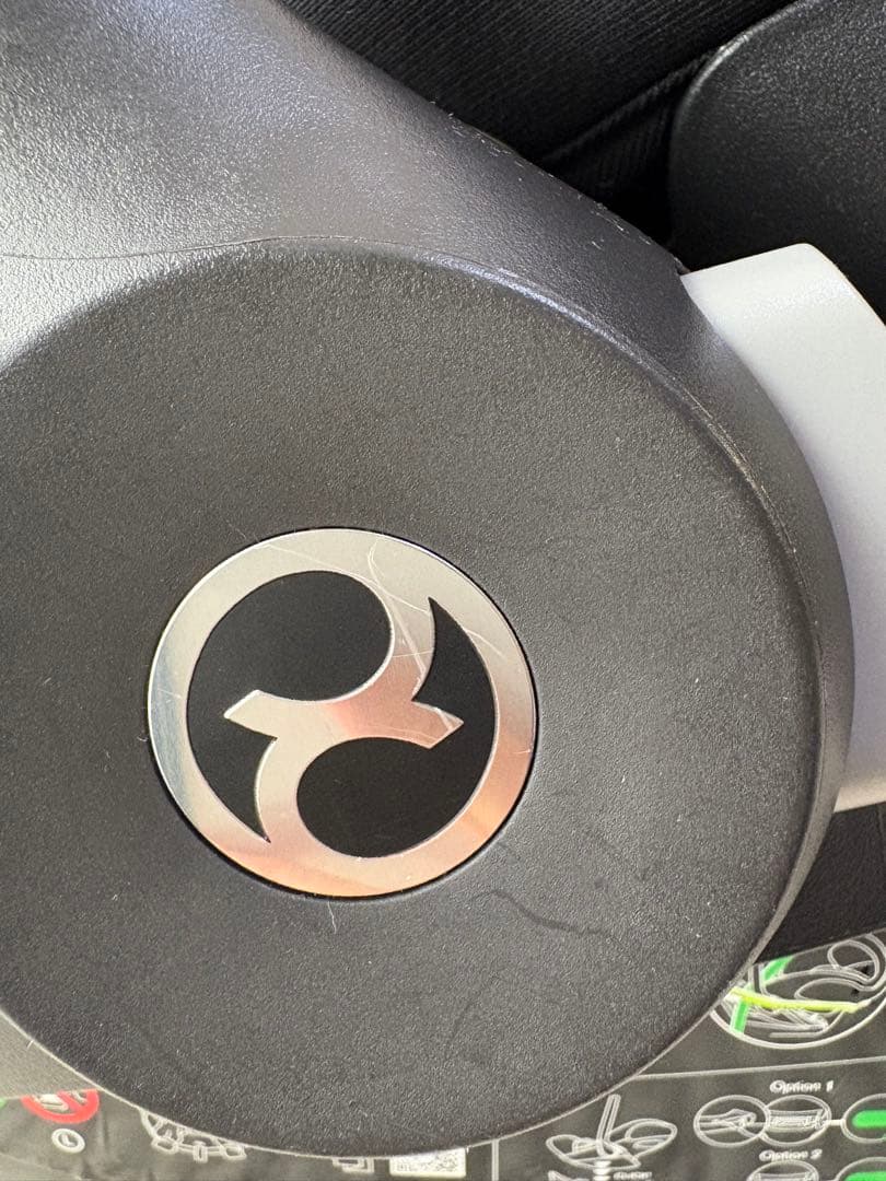 2024Cybex クラウドG i-Size チャイルドシート　アダプター付き