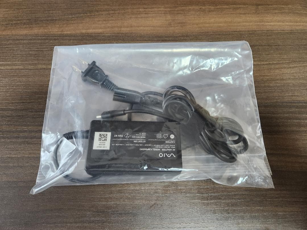 使用少美品 VAIO SX12 i5-1340P 16GB LTE Office