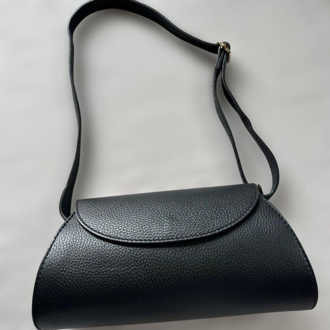 に*郎様 ブラックショルダーバッグ