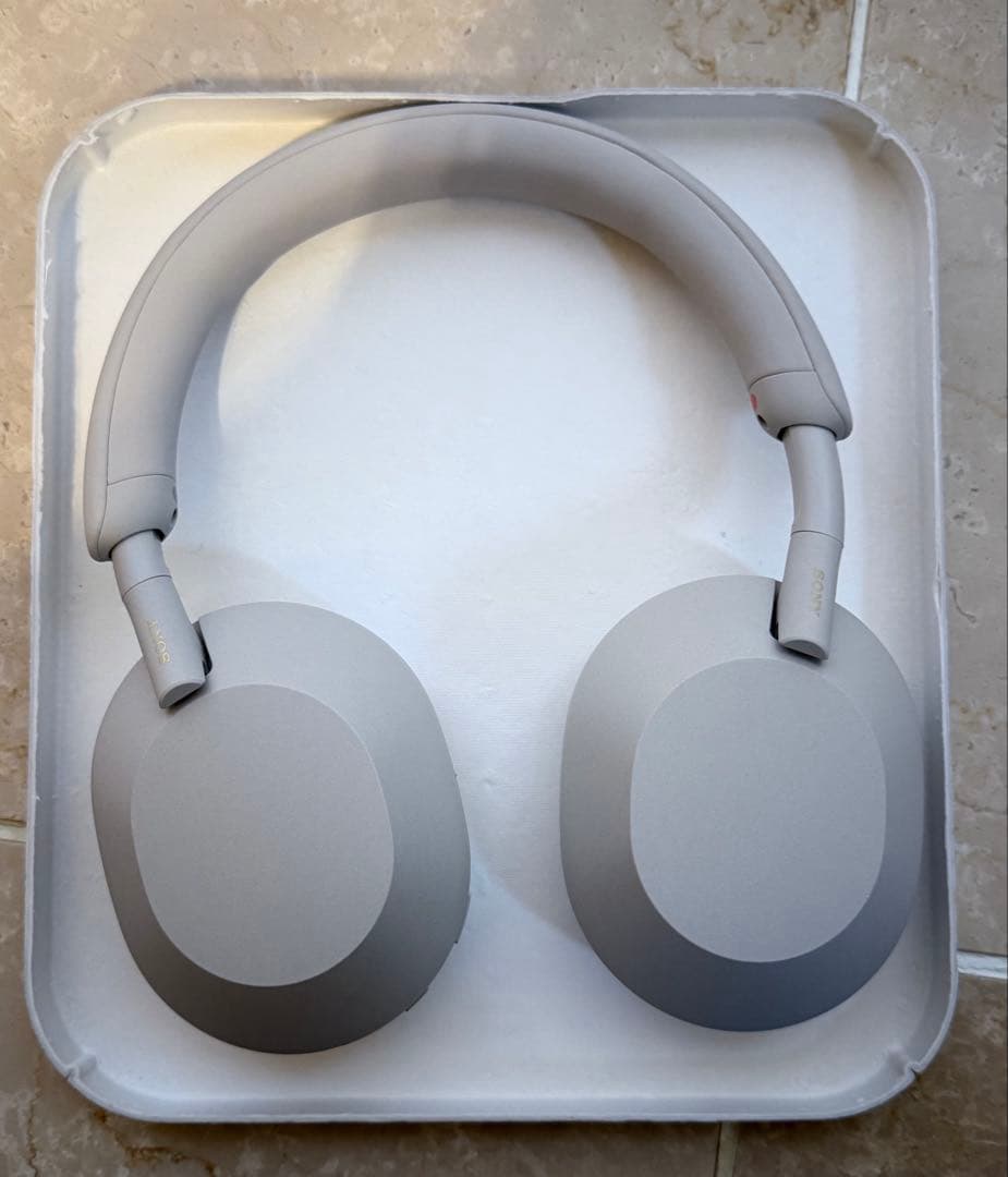 SONY WH-1000XM5 ヘッドホン　プラチナシルバー