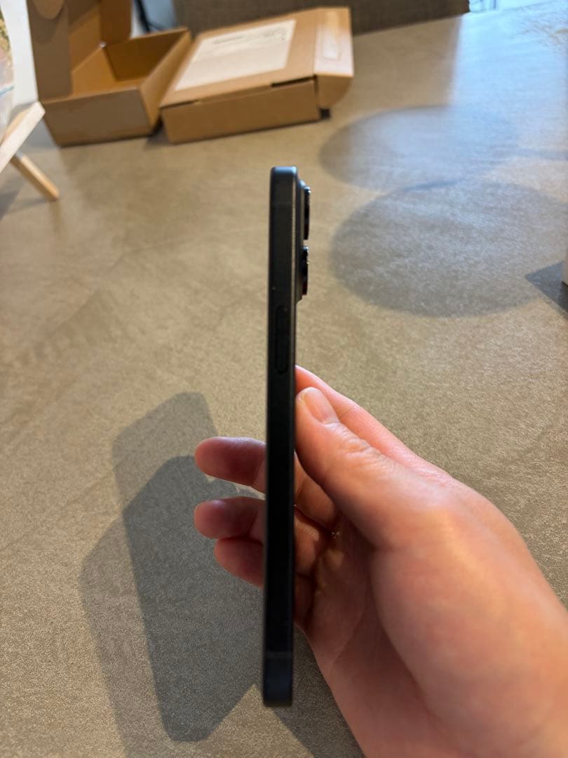 【アント】iPhone 15 ブラック128GB 箱、充電ケーブル付き