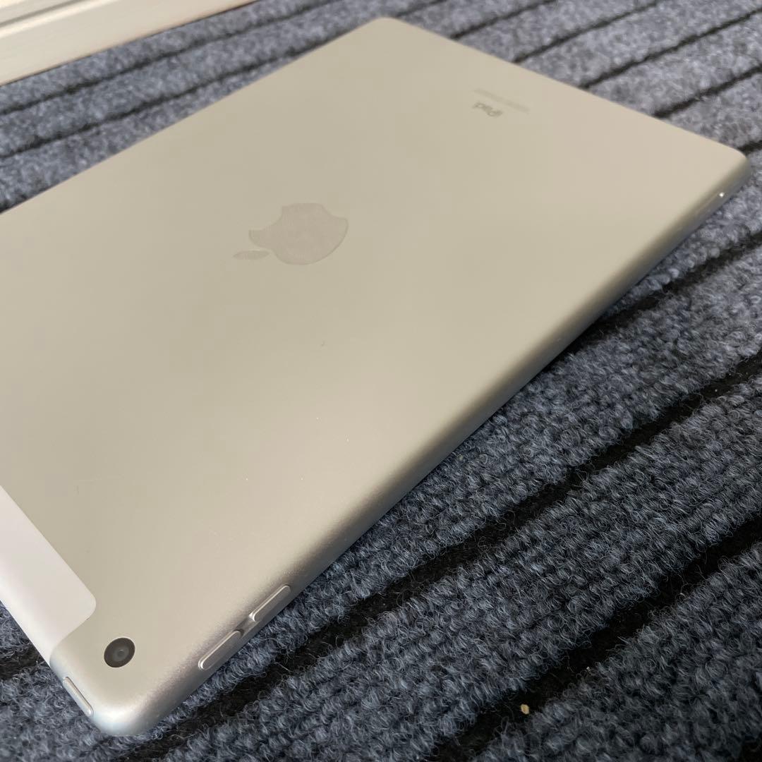 25【早い者勝ち】 iPad 8世代 32GB シルバー