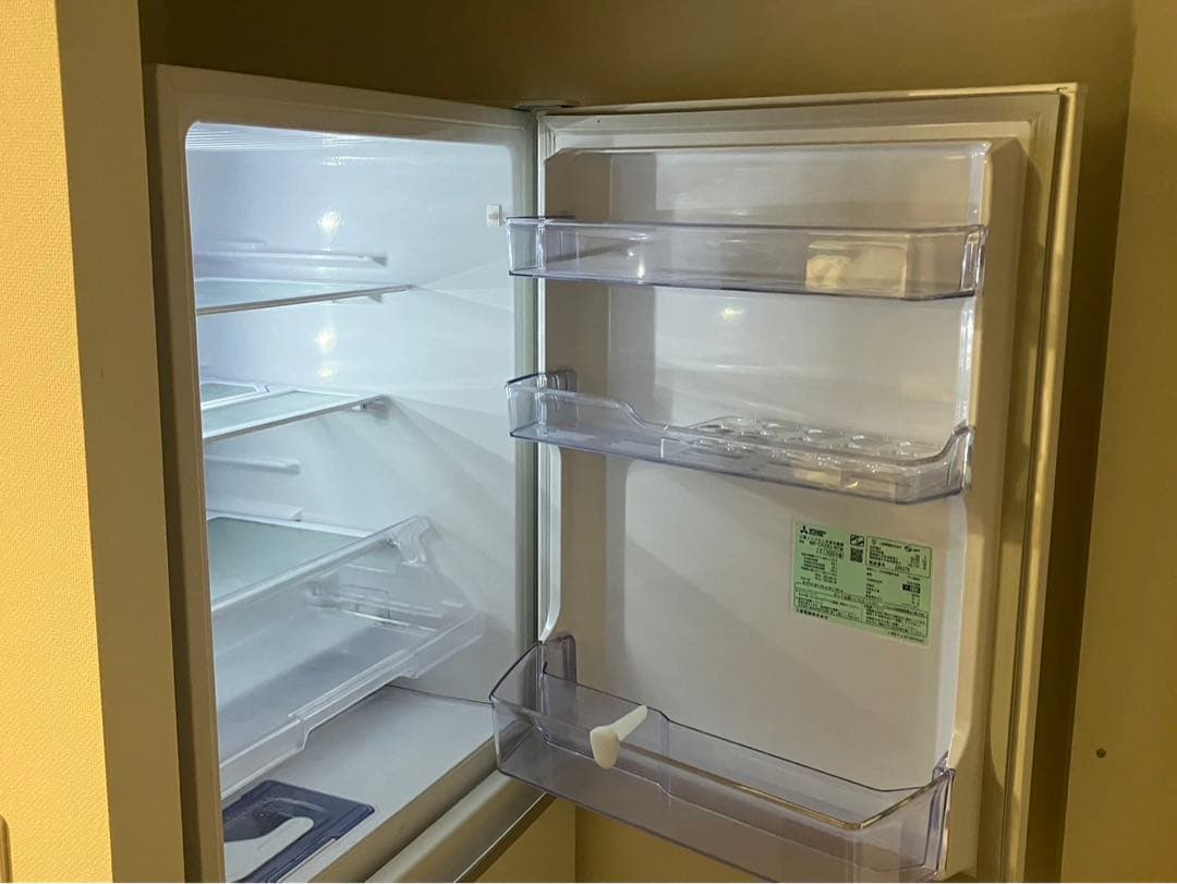 三菱ノンフロン冷凍冷蔵庫　MR-CX-33G-W美品！