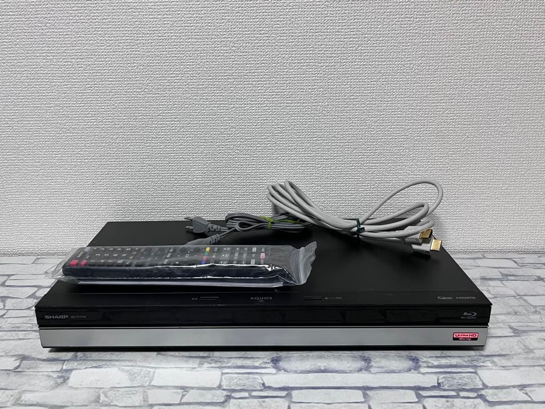 ULTRA HD 1TB 3番組録画　シャープBDレコーダー　BD-UT1100