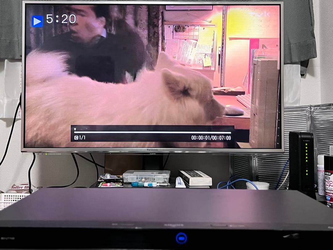 ULTRA HD 1TB 3番組録画　シャープBDレコーダー　BD-UT1100