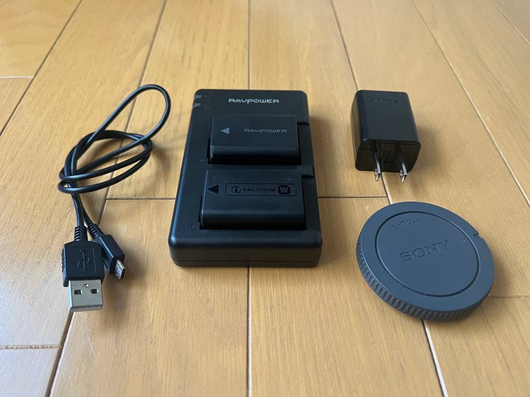 【カメラ+レンズ2点セット】SONY ZV-E10 本体 & 単焦点レンズ2点