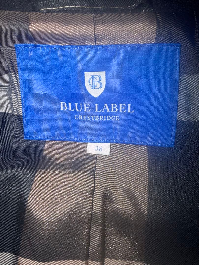 バーバリーブルーレーベルファー襟付き黒ウールコート