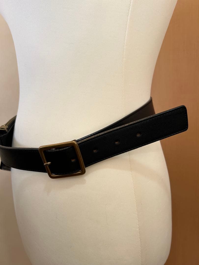 ⭐️ワイズポーチ付きベルト黒極美品⭐️
