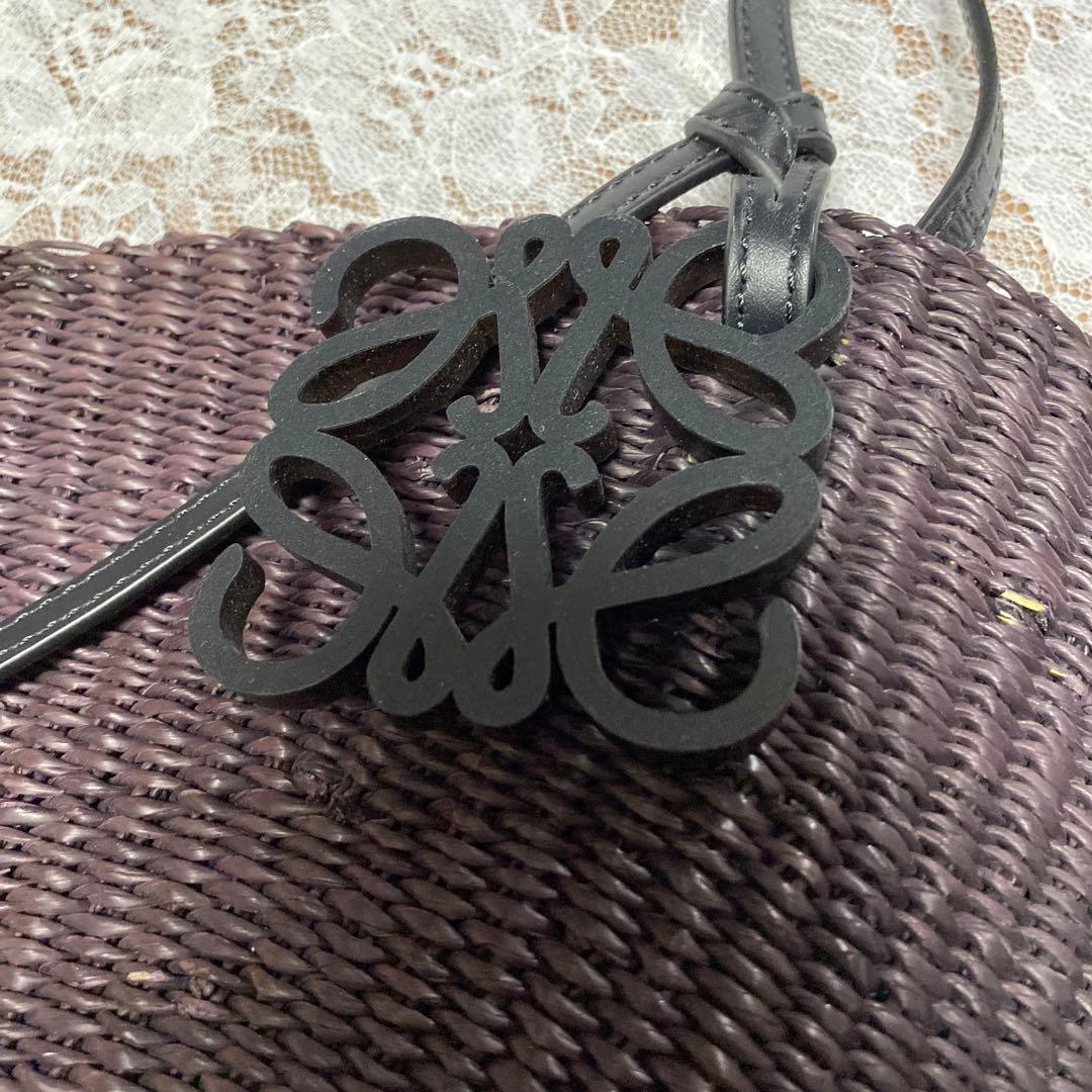 ロエベシェル編み込みデザインかごバッグ