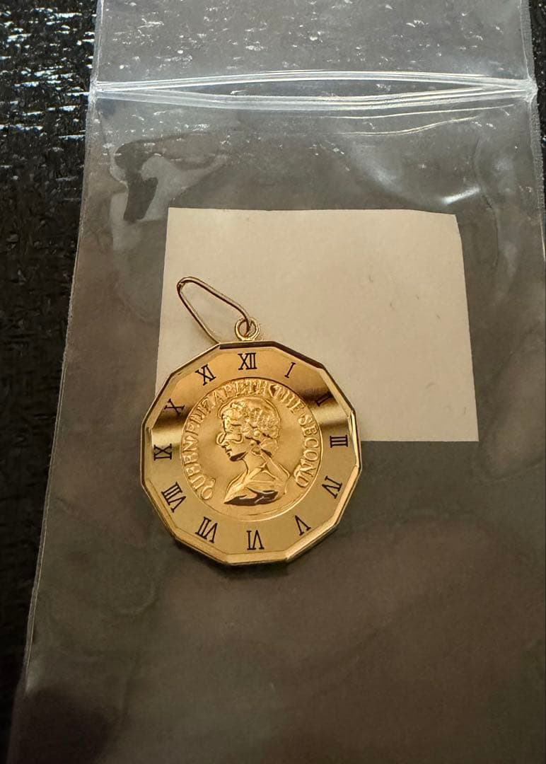 Ｋ18 18金 エリザベス　 ペンダントトップ