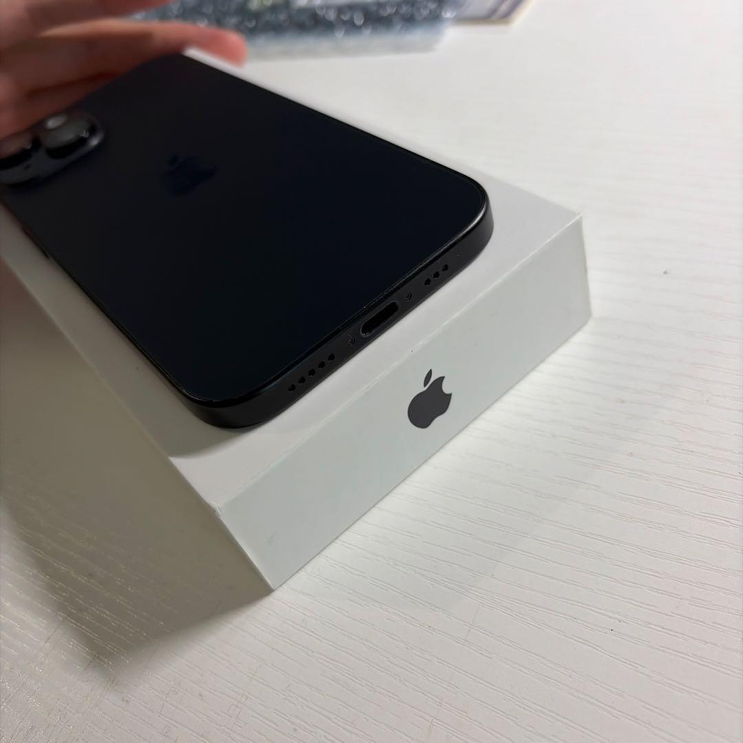 iPhone15 128GB ブラック SIMフリー 極美品