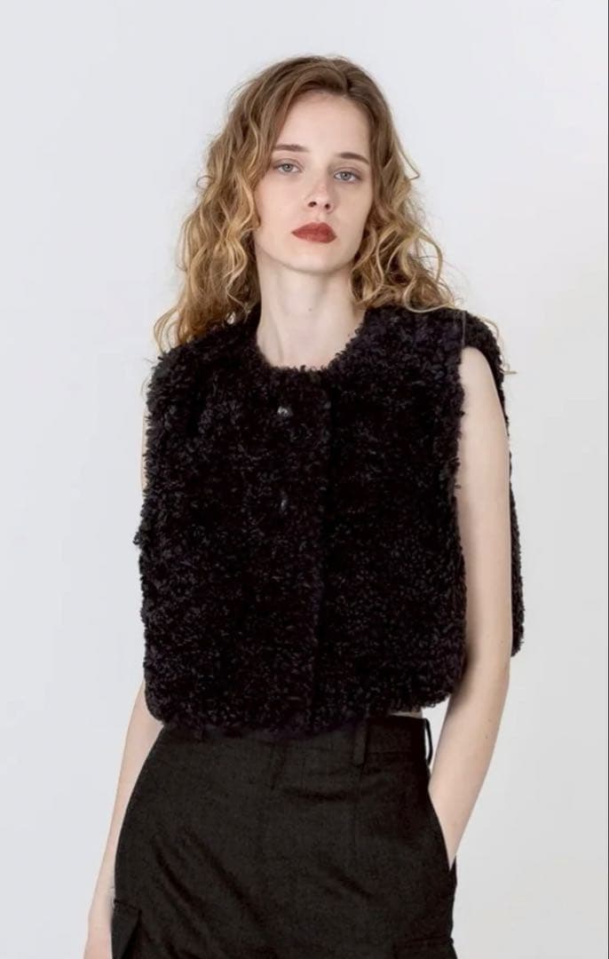 新品 未使用 完売品 IORE イオレ ボア ベスト ブラック　黒　人気