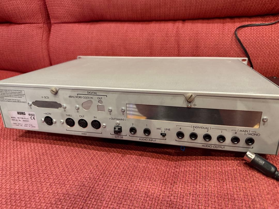 【送料込み】KORG TRITON-Rack