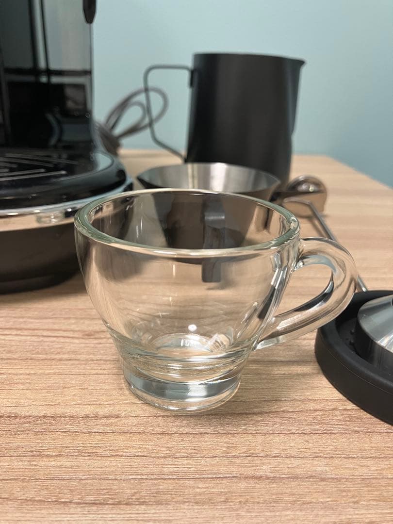 デロンギ エスプレッソマシン ECO310 用具付き