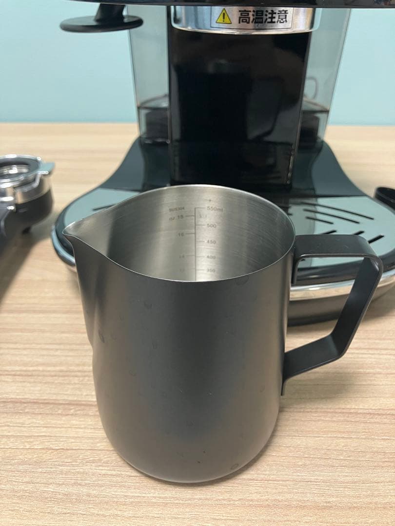 デロンギ エスプレッソマシン ECO310 用具付き