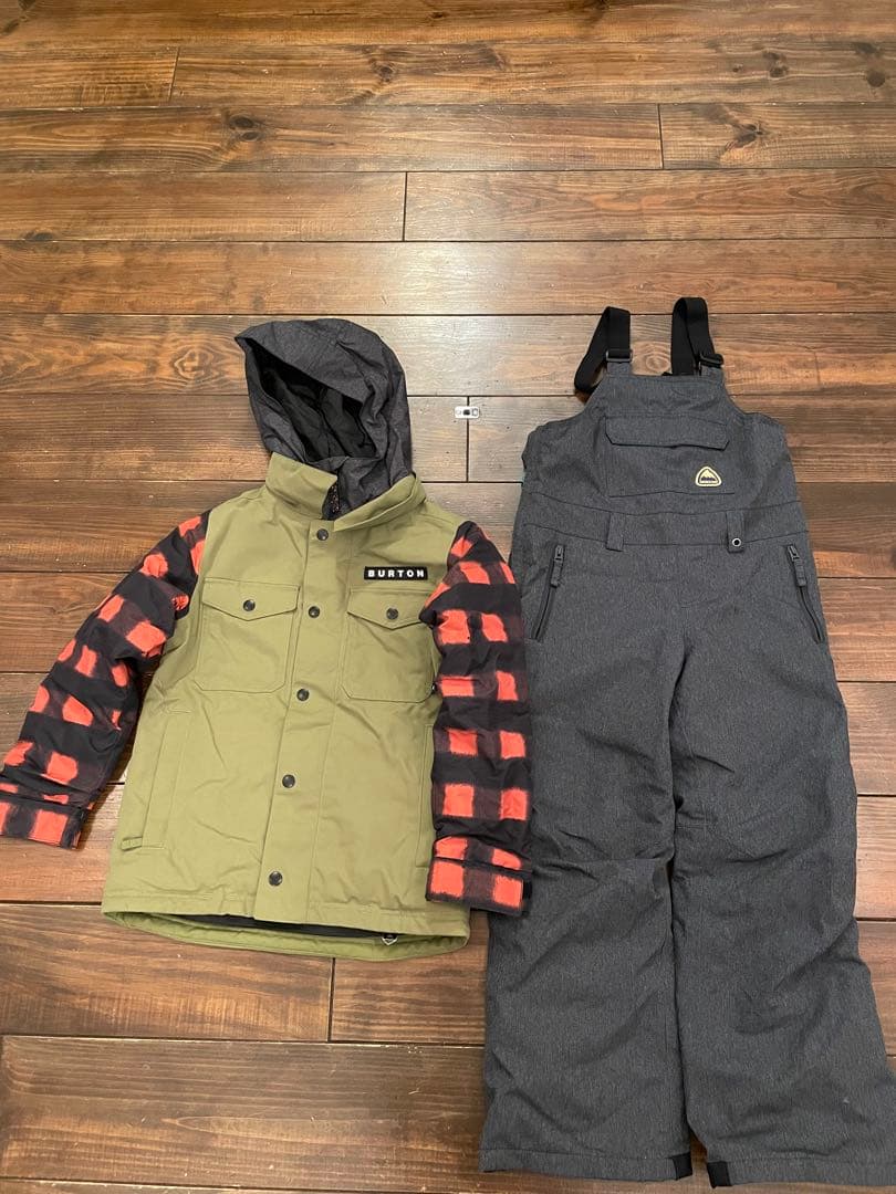 Burtonキッズ　スノボウェアXS