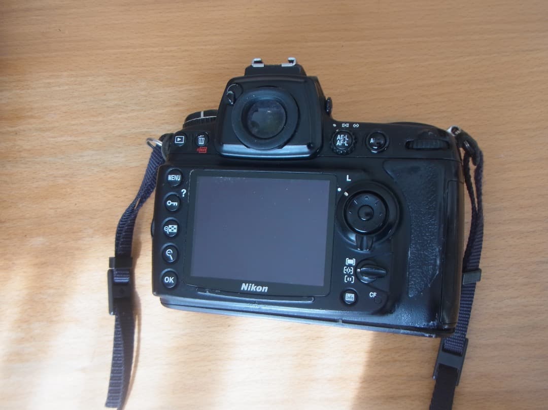 ジャンク品にこんd700 35mmf2 付マルチパワーバッテリー付