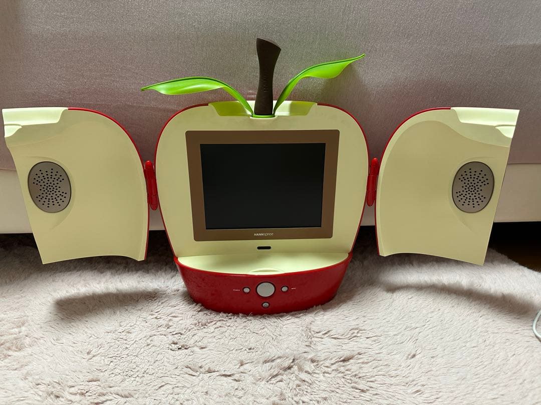 ☆ハローキティ☆ アップル型液晶カラーテレビ　9.6インチ【ジャンク品】