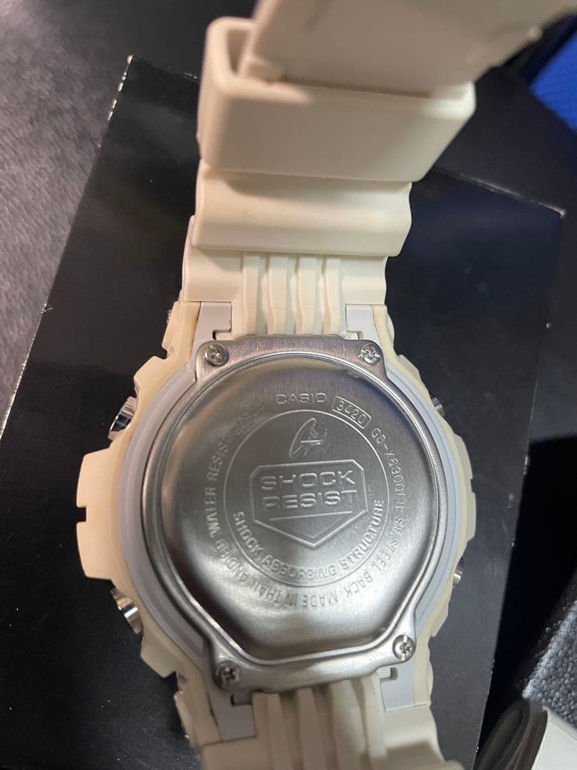 G-SHOCK GD-X6900FB-7JF ホワイト