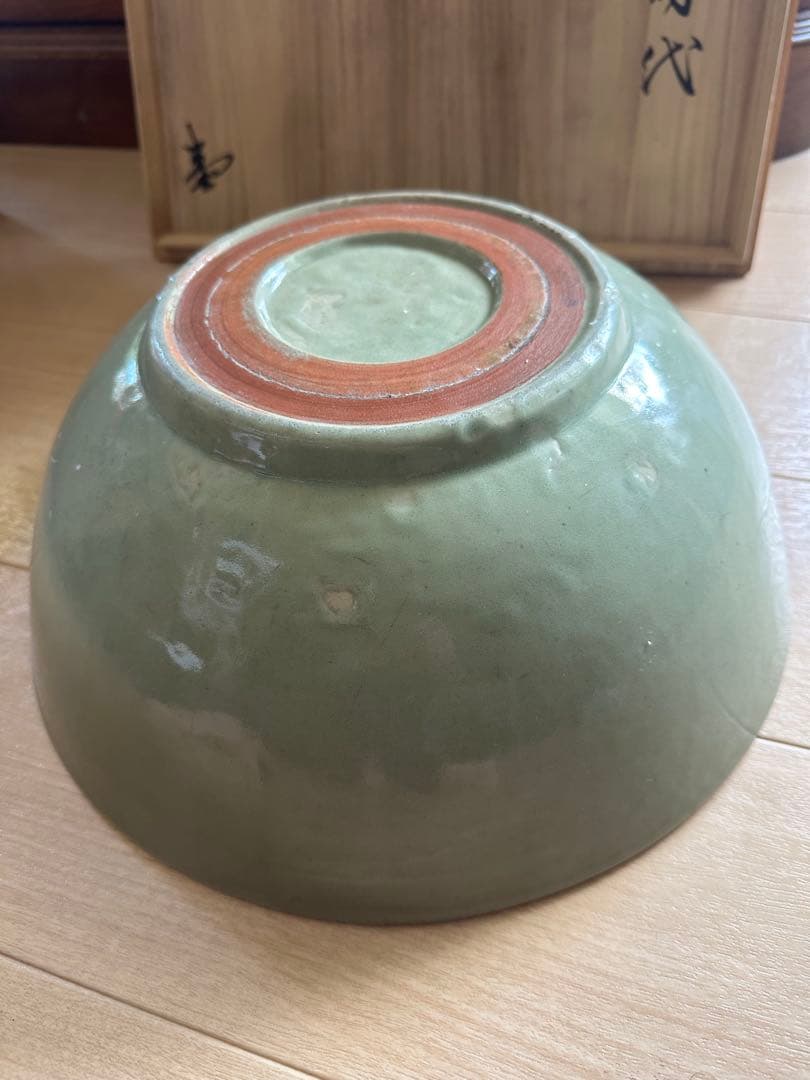 元明時代 青磁 龍泉窯刻花文？　唐物　木箱付き