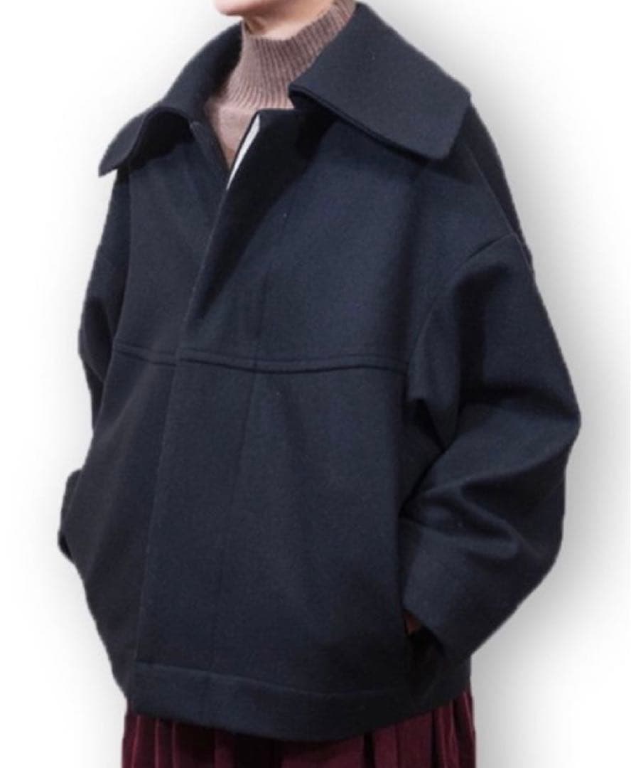 美品　Honnete ショートバルーンコート　ポーランド製　ブラック