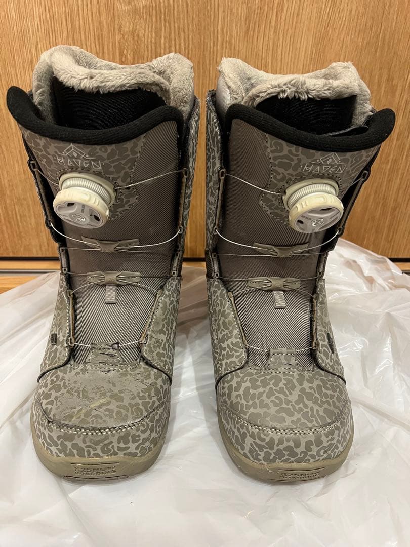ケーツー　女性用スノーボードブーツ グレー/レオパード柄