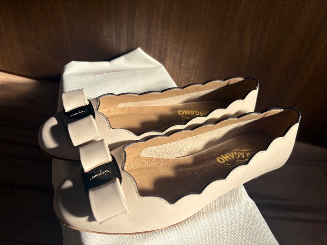 最終価格！フェラガモ　ヴァラ　バレエシューズ