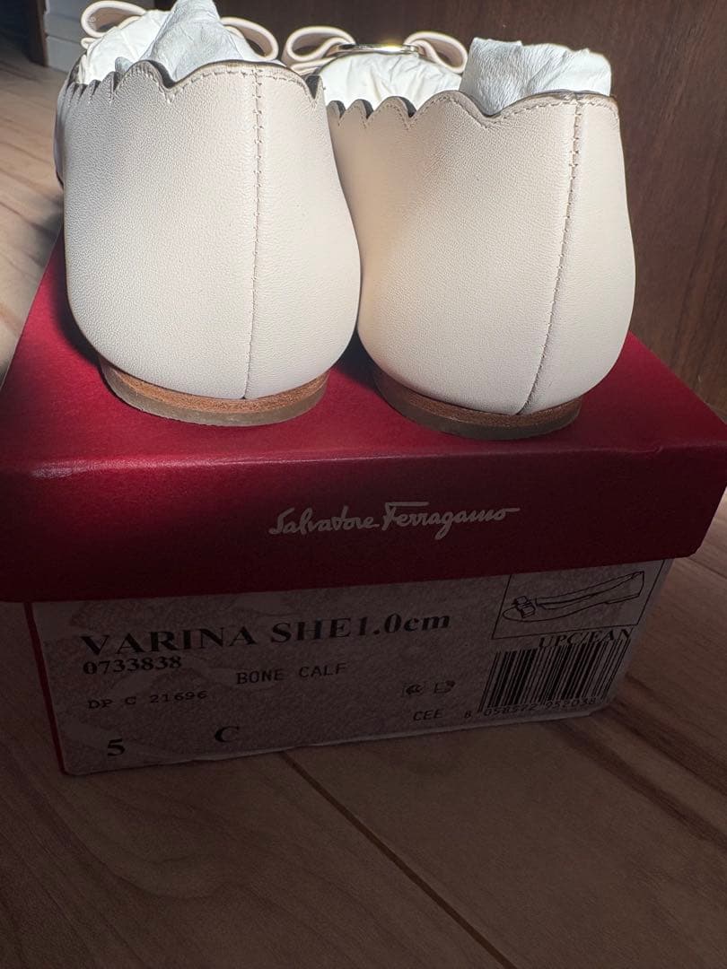 最終価格！フェラガモ　ヴァラ　バレエシューズ