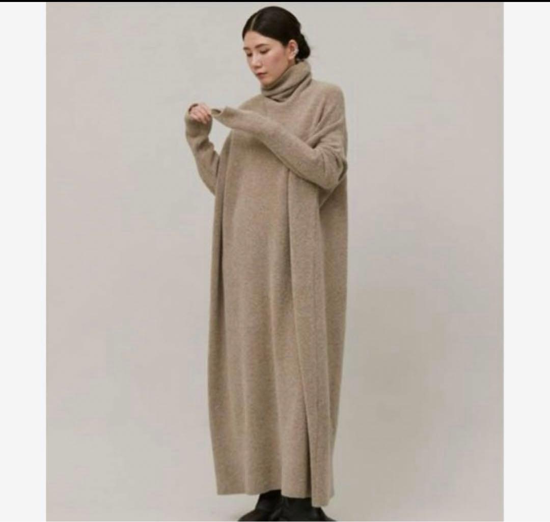 美品★カレンソロジー　ウールポアンニットワンピース　ベージュ