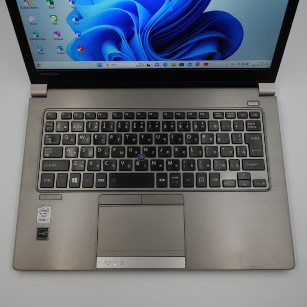 フルHD 美品★ 13 東芝 i7-5 16GB SSD256GB office