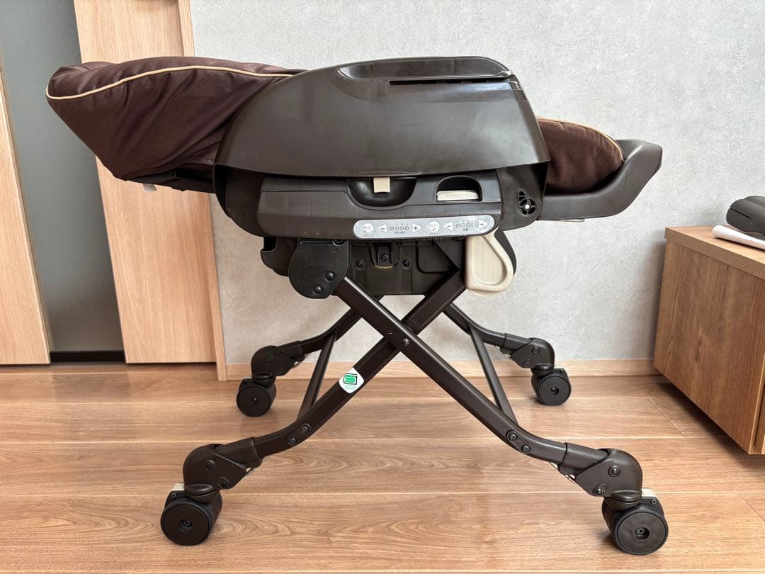 コンビ 電動ハイローチェア ネムリラ4キャス AT