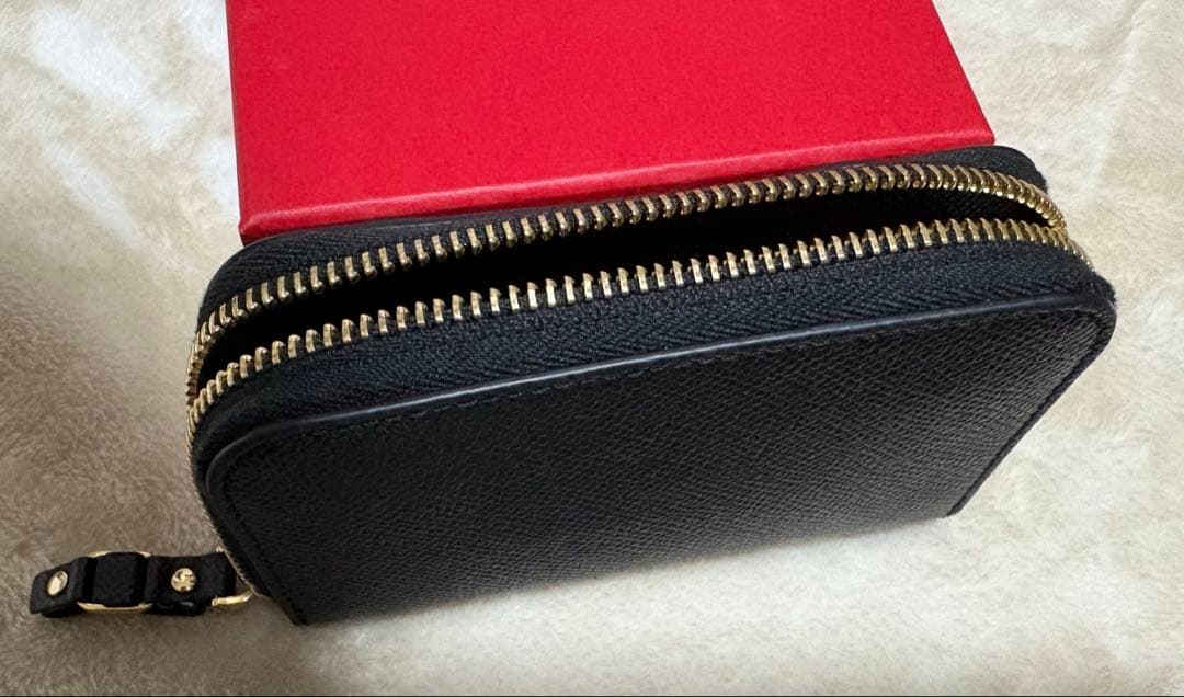 フェラガモ ヴァラリボン☆美品 2025.5月購入 お値下不可の最終価格⭕️