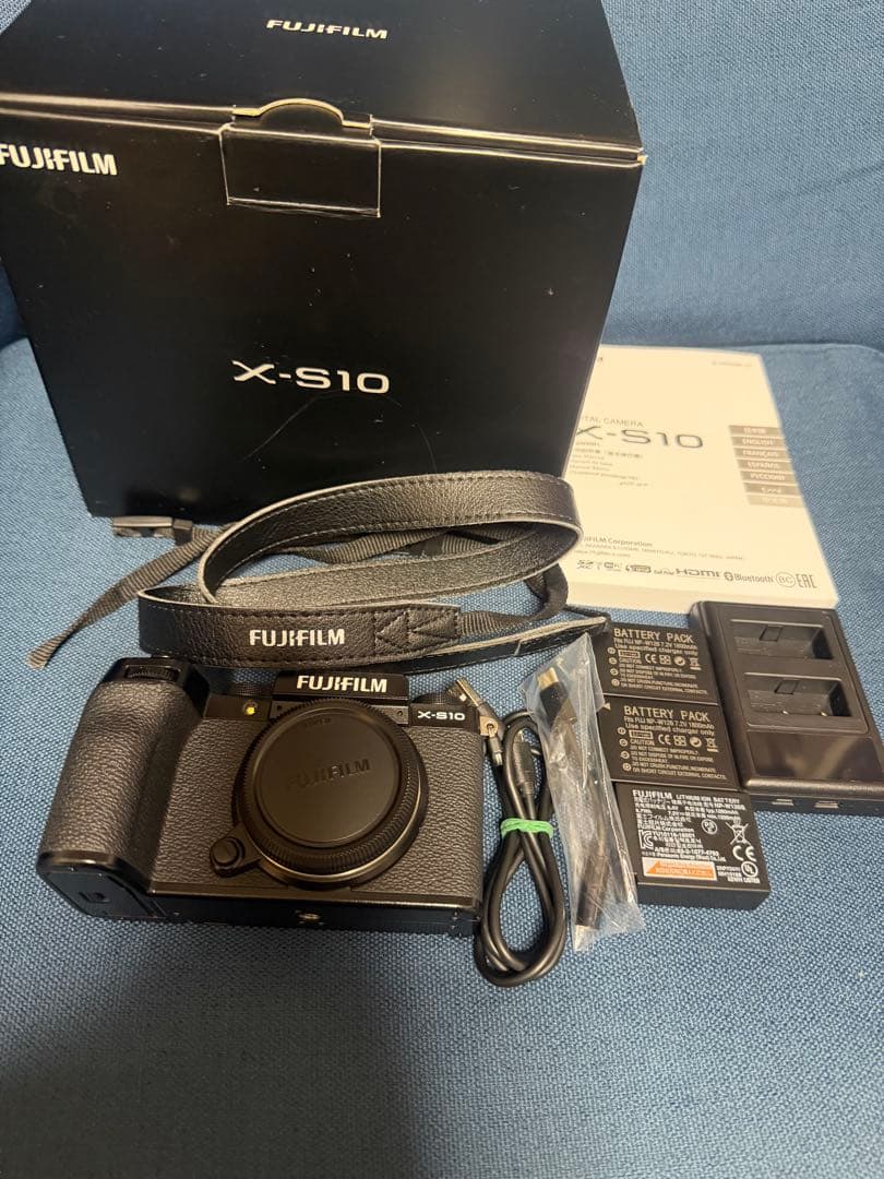 FUJIFILM X-S10 ミラーレス一眼カメラ 本体