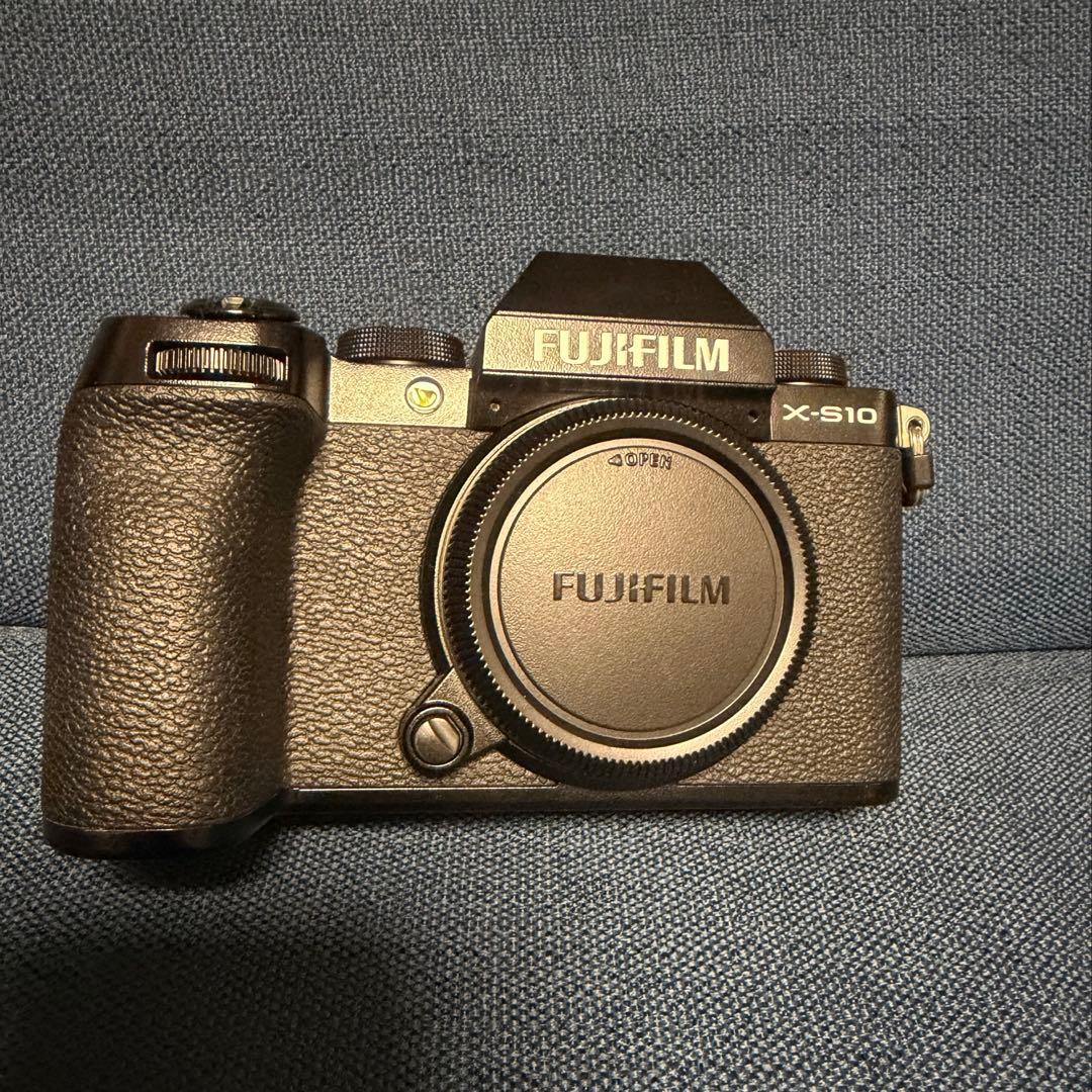 FUJIFILM X-S10 ミラーレス一眼カメラ 本体