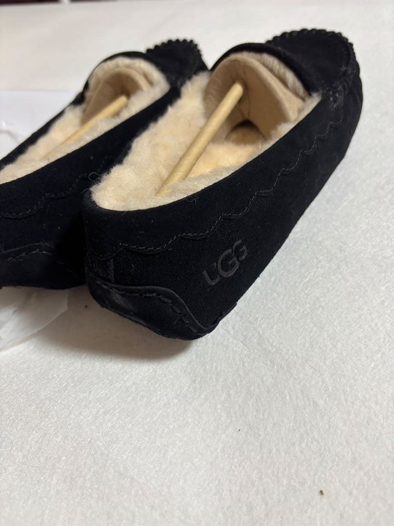 正規　UGG SCALLOPED MOC ブラック 7 アンスレー